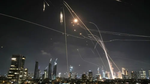 Iran fires missiles at Israel