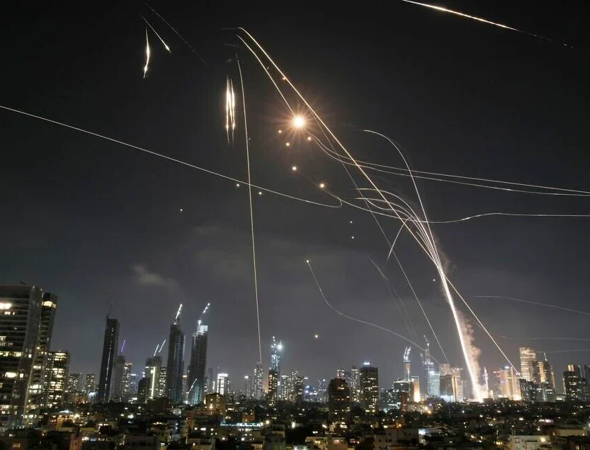 Iran fires missiles at Israel