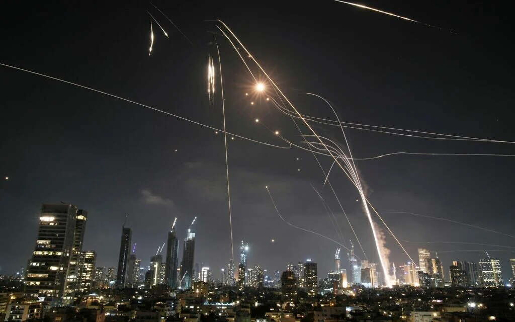 Iran fires missiles at Israel